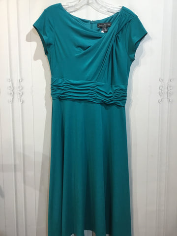 Jessica Howard Size Medium Green DRESS/1 PIECE