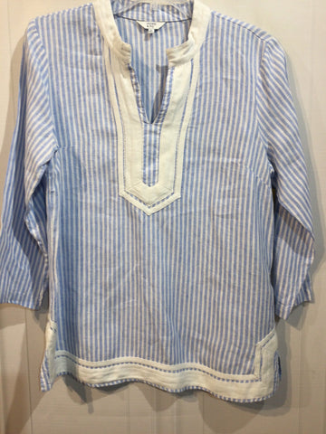 Crown & Ivy Size M/8-10 Baby Blue & White Tops