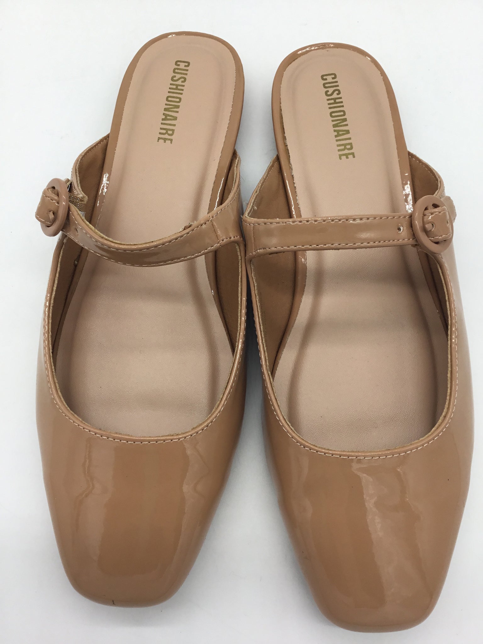 Cushionaire Size 10 Beige Shoes