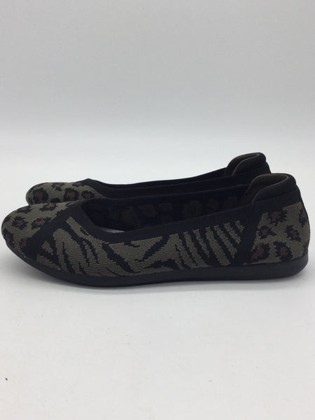 Cloudsteppers Size 8.5 Sage/Black/Brown Flats