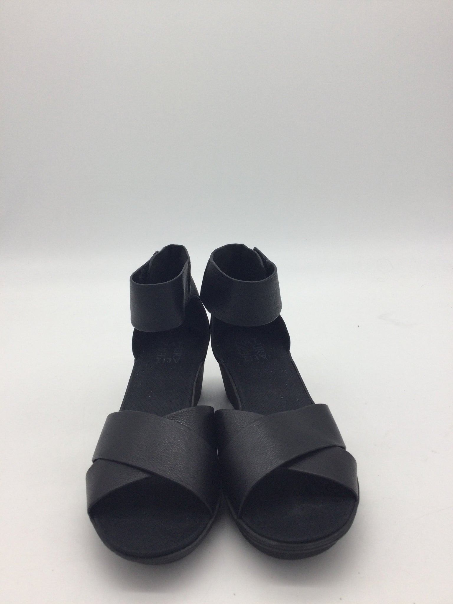 Naturalizer Size 8 Black Shoes