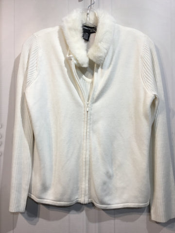 Norton McNaughton Size MP White Tops