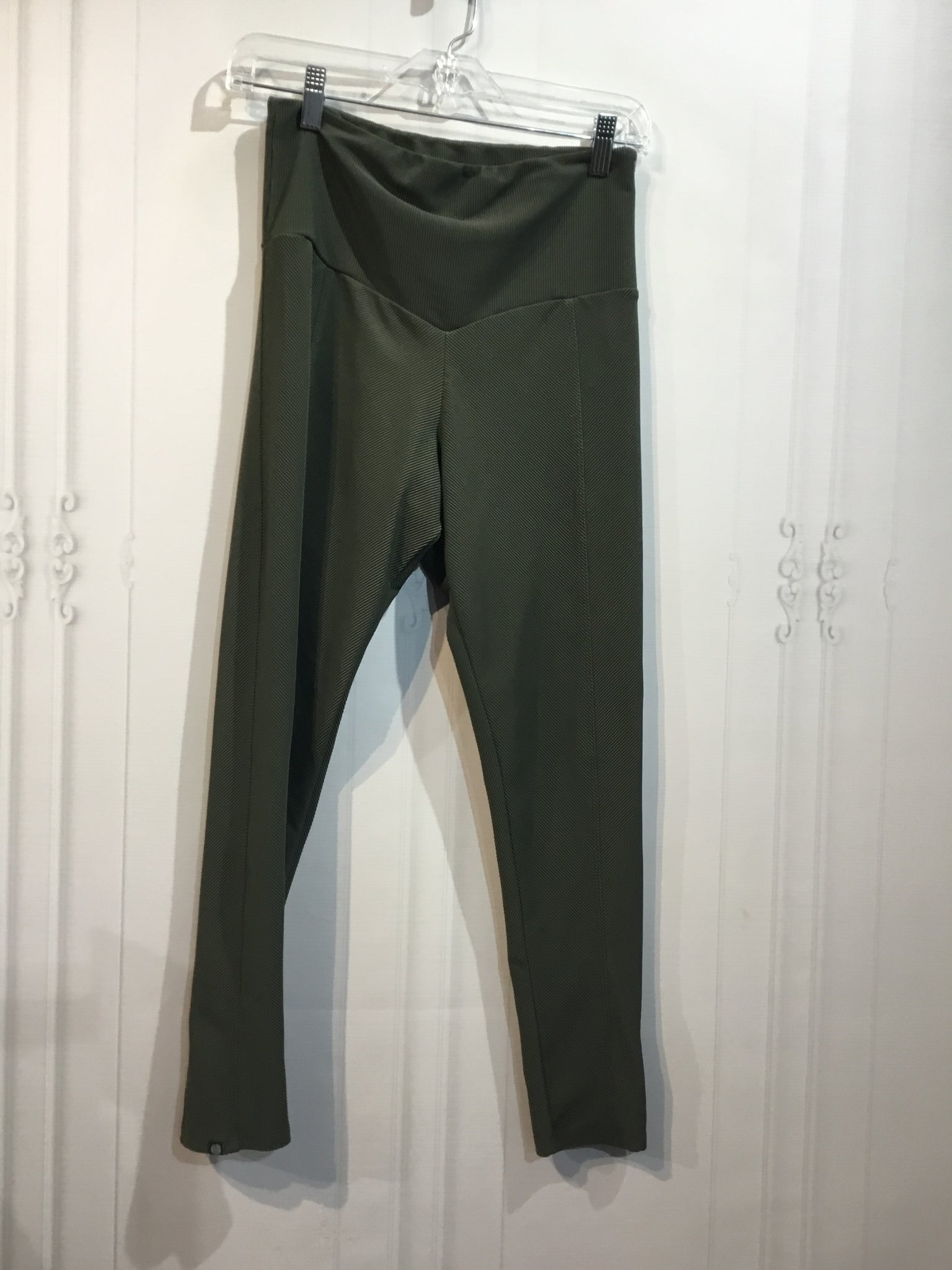 Onzie Size Medium Green Athletic Wear