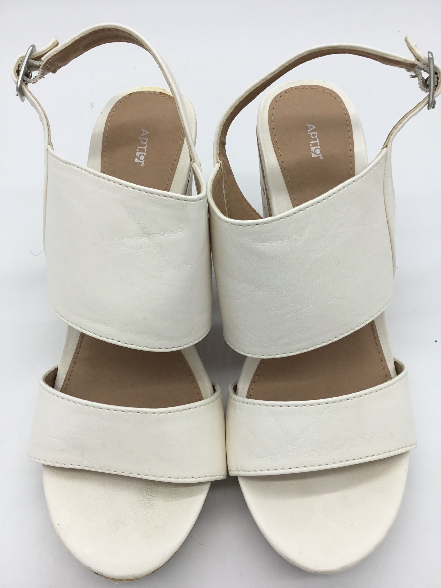 Apt 9 Size 8.5 White Shoes