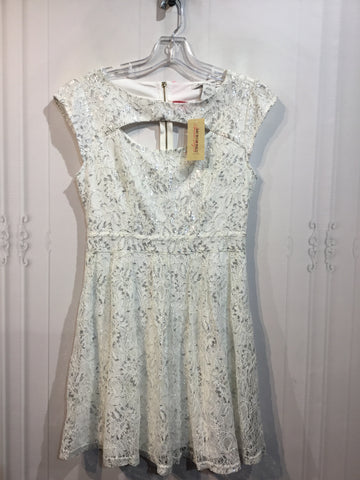 American Rag Size Medium White DRESS/1 PIECE