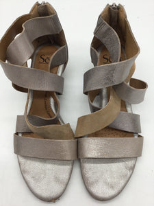 SOFFT Size 8 Silver Shoes