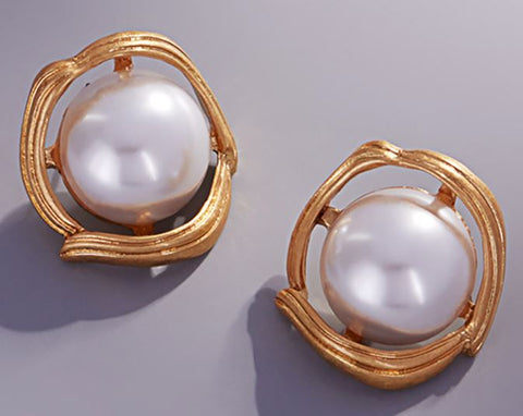 Round Pearl Pointed Earrings - Cream, Matte Gold