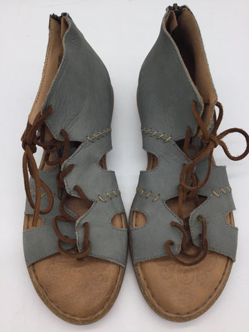 BORN Size 10 Grey & Brown Sandals