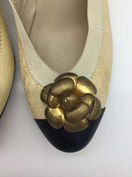 CHANEL Size 9.5 Beige Shoes