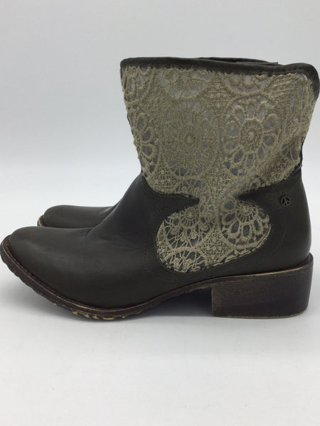 Groove Size 8.5/9 Dark Sage Booties