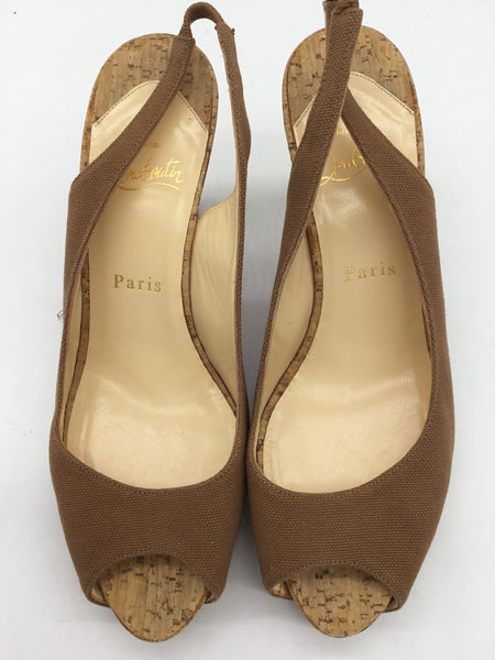 Christian Louboutin Size 38 8 Tan Heels