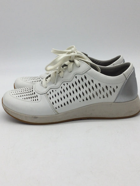 Dansko Size 8.5 White Shoes