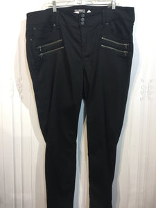 Torrid Size 3X Black Bottoms