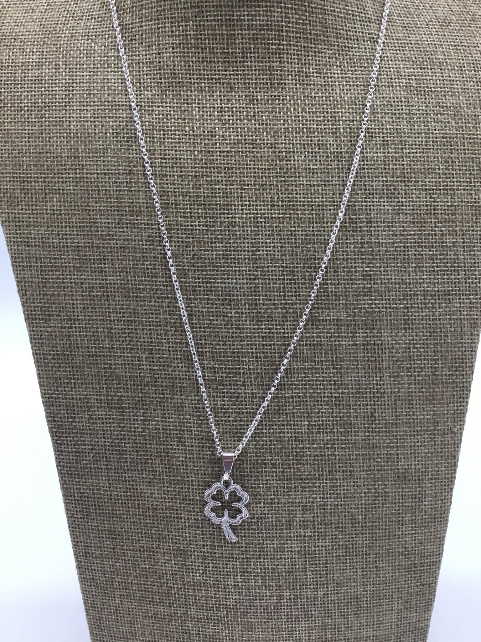 Silver Necklace with 4 Leaf Clover Pendant