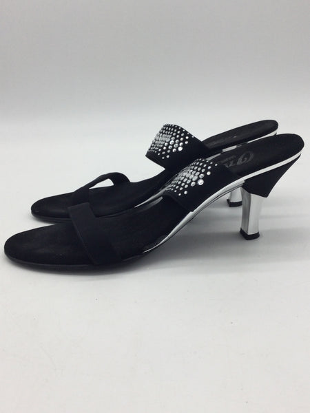 Onex Size 8.5 Black Shoes