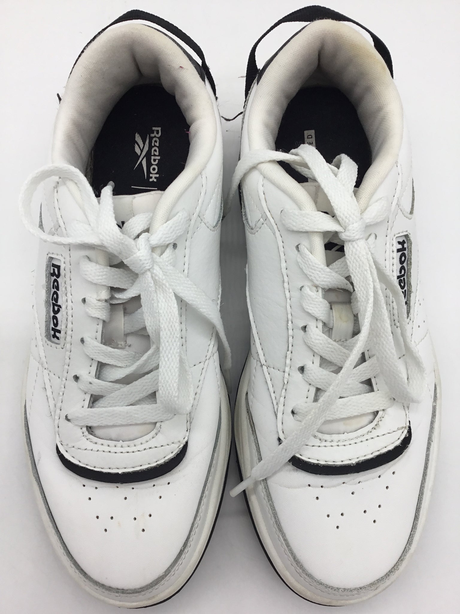 Reebok Size 7 White Shoes