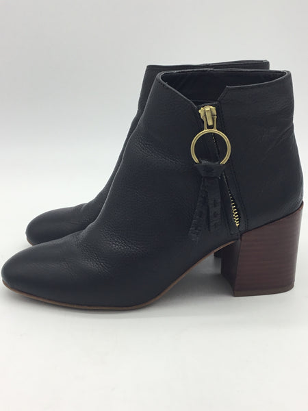 Franco Sarto Size 8 Black Booties