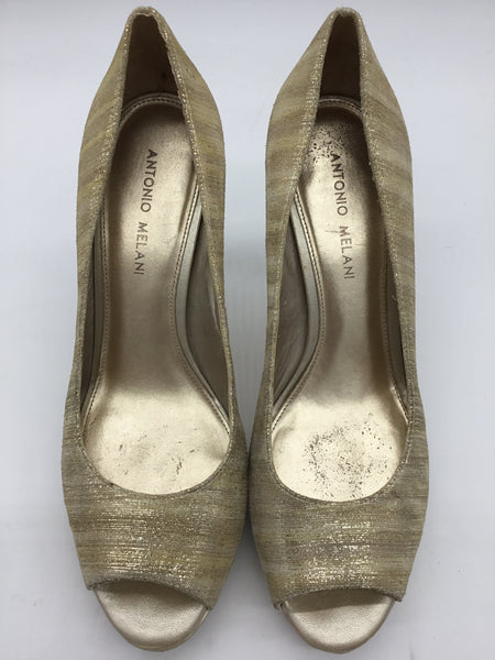 Antonio Melani Size 9.5 Gold Shoes