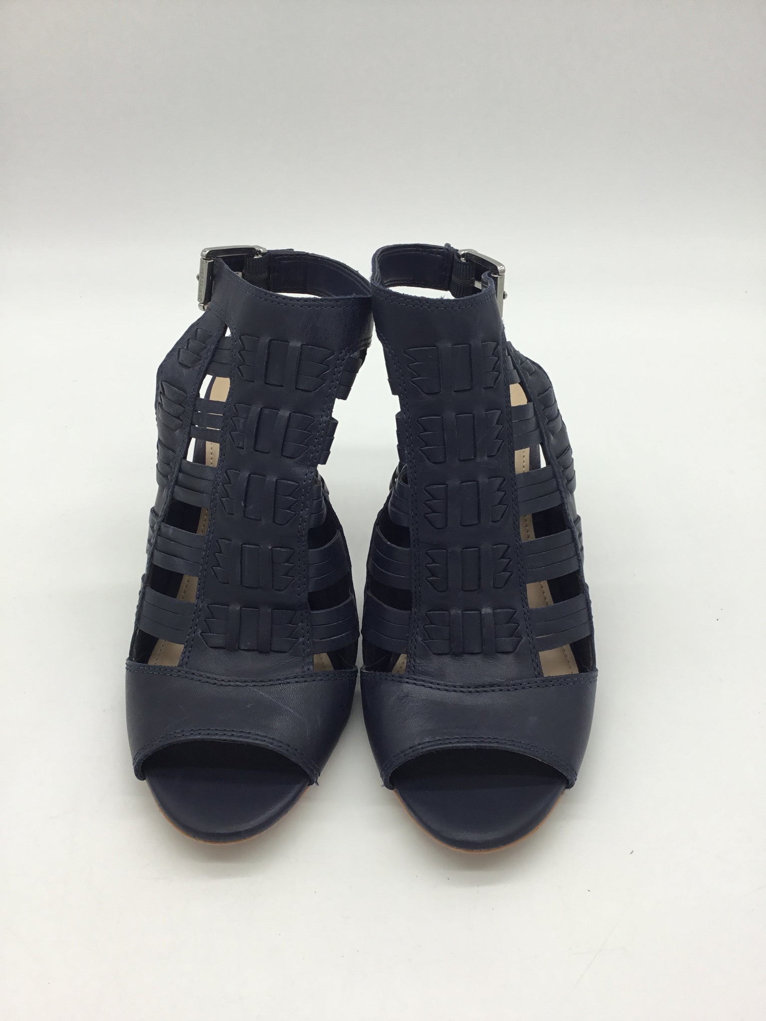 VINCE CAMUTO Size 7.5 Blue Shoes