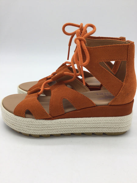 Sorel Size 6 Orange Sandals