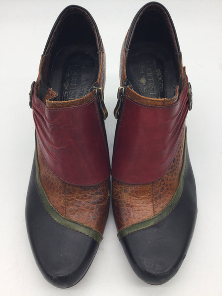 L'Artiste Size 9.5 Brown Shoes