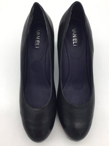 Vaneli Size 7.5 Black Shoes