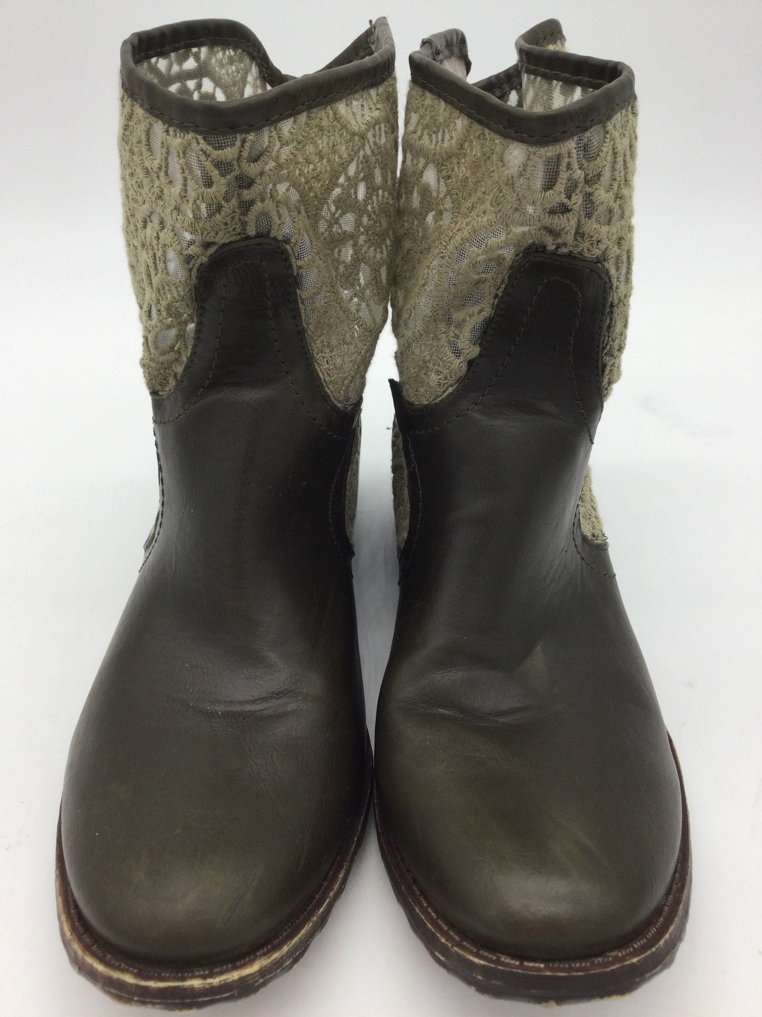 Groove Size 8.5/9 Dark Sage Booties