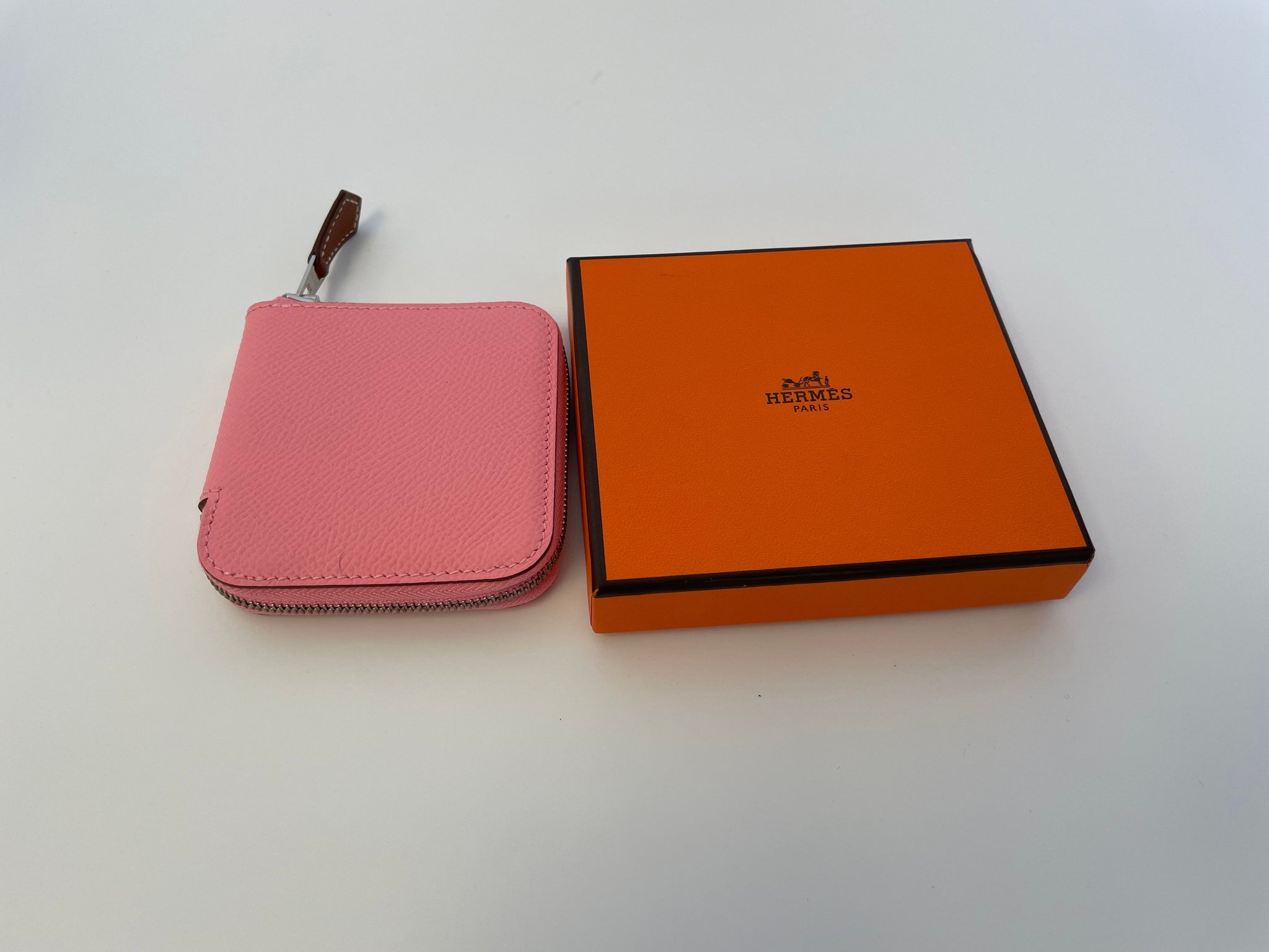 absolutely !!!: A cute coin purse by Hermes
