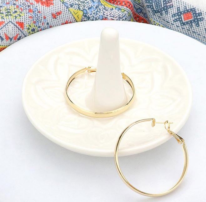 Pattern Detailed Ring Holder Jewelry Dish - White